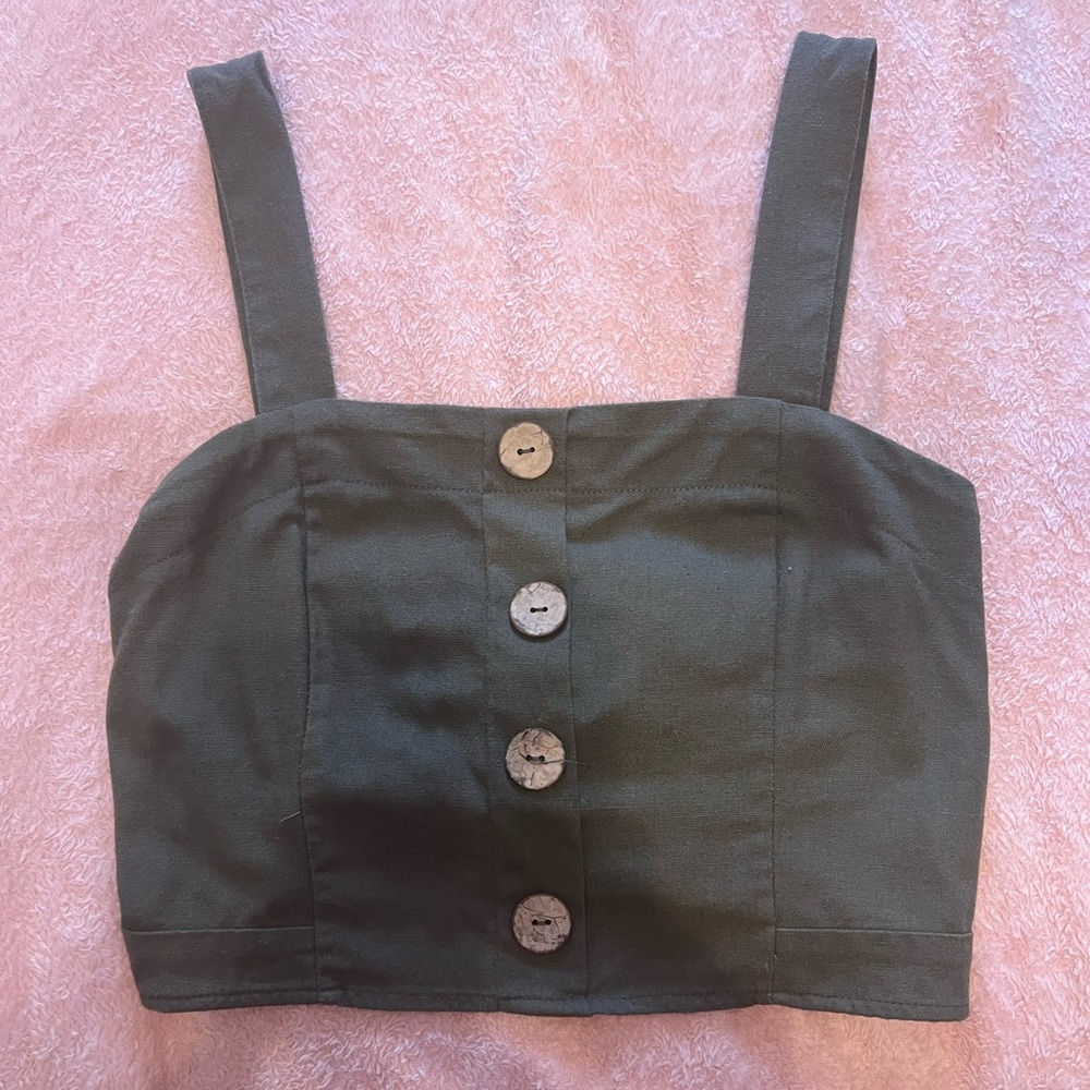Brand: Haute Monde; size:medium; color: olive green with brown/tan buttons